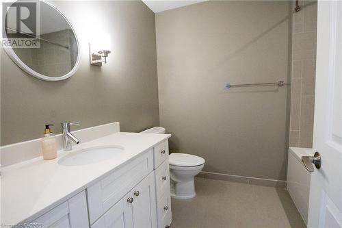 4pc Ensuite with deep soaker tub/shower - 945 3Rd Avenue East Unit# 313, Owen Sound, ON - Indoor Photo Showing Bathroom