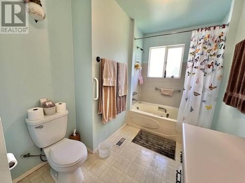 3360 Richland Close Road, Quesnel, BC - Indoor Photo Showing Bathroom