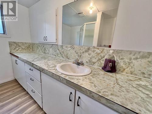 3360 Richland Close Road, Quesnel, BC - Indoor Photo Showing Bathroom