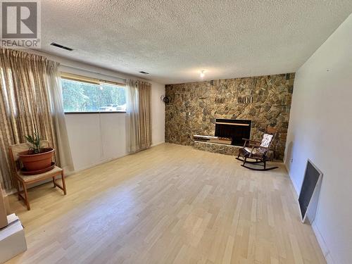 3360 Richland Close Road, Quesnel, BC - Indoor With Fireplace