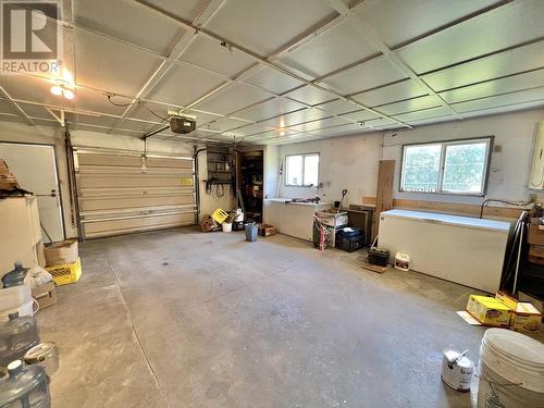 3360 Richland Close Road, Quesnel, BC - Indoor Photo Showing Garage