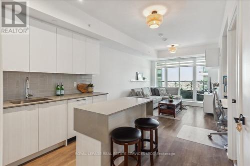 1112 - 2489 Taunton Road, Oakville (Uptown Core), ON - Indoor Photo Showing Kitchen