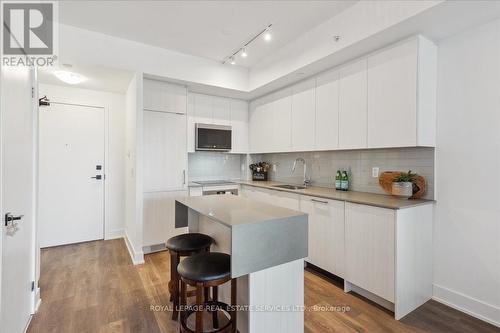 1112 - 2489 Taunton Road, Oakville (Uptown Core), ON - Indoor Photo Showing Kitchen