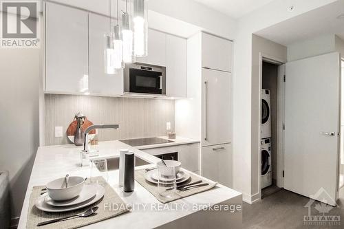 1402 - 101 Queen Street, Ottawa, ON - Indoor Photo Showing Kitchen