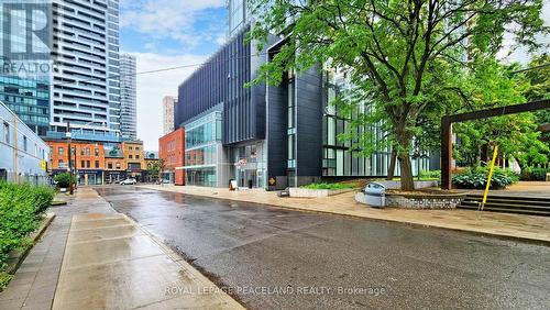 910 - 17 Dundonald Street, Toronto (Church-Yonge Corridor), ON - Outdoor