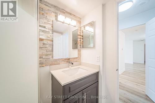 1810 - 330 Rathburn Road W, Mississauga (City Centre), ON - Indoor Photo Showing Bathroom