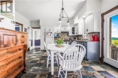 4668 Bruce 3 Road, Arran-Elderslie, ON - Indoor Photo Showing Dining Room