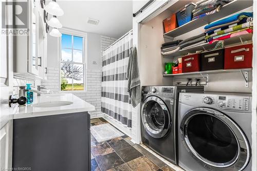 4668 Bruce 3 Road, Arran-Elderslie, ON - Indoor Photo Showing Laundry Room