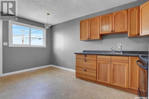 400 Osler Street, Regina, SK - Indoor Photo Showing Kitchen With Double Sink