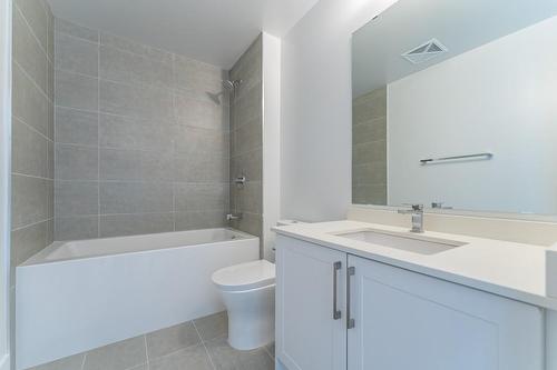 2450 Old Bronte Road|Unit #213, Oakville, ON - Indoor Photo Showing Bathroom