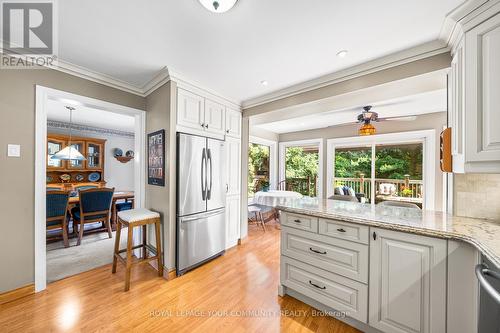 48 Lanewood Drive, Aurora, ON - Indoor Photo Showing Kitchen With Stainless Steel Kitchen With Double Sink With Upgraded Kitchen