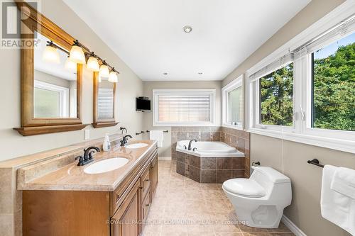 48 Lanewood Drive, Aurora, ON - Indoor Photo Showing Bathroom