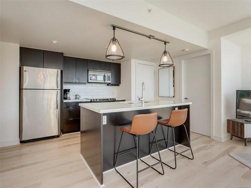 801-760 Johnson St, Victoria, BC - Indoor Photo Showing Kitchen