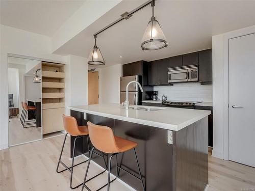 801-760 Johnson St, Victoria, BC - Indoor Photo Showing Kitchen With Upgraded Kitchen