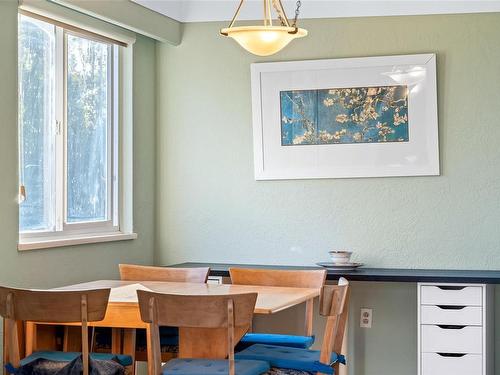 205-1270 Beach Dr, Oak Bay, BC - Indoor Photo Showing Dining Room