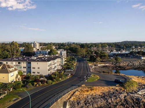 205-1270 Beach Dr, Oak Bay, BC - Outdoor With View