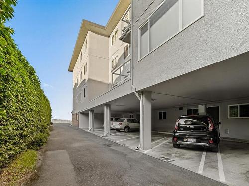 205-1270 Beach Dr, Oak Bay, BC - Outdoor