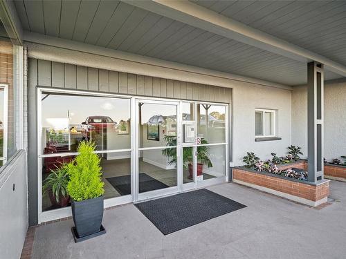 205-1270 Beach Dr, Oak Bay, BC - Outdoor With Exterior