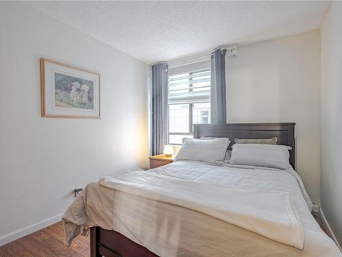 604-1034 Johnson St, Victoria, BC - Indoor Photo Showing Bedroom