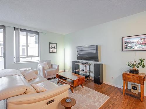 604-1034 Johnson St, Victoria, BC - Indoor Photo Showing Living Room