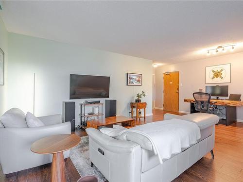 604-1034 Johnson St, Victoria, BC - Indoor Photo Showing Living Room