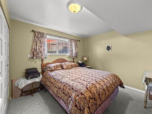 1512 Mt Dufferin Cres, Kamloops, BC - Indoor Photo Showing Bedroom