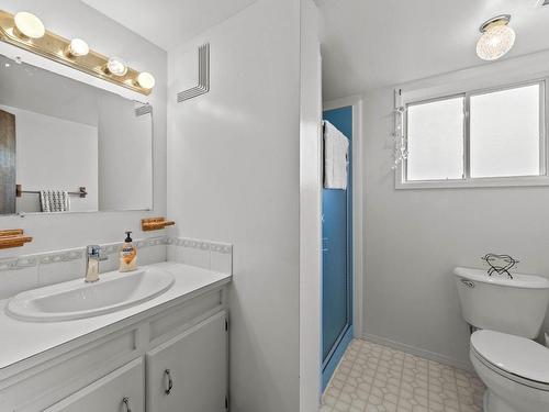 1512 Mt Dufferin Cres, Kamloops, BC - Indoor Photo Showing Bathroom