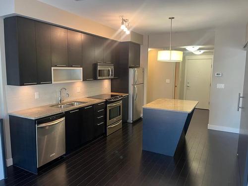 1205-1000 Talasa Way, Kamloops, BC - Indoor Photo Showing Kitchen With Stainless Steel Kitchen With Double Sink With Upgraded Kitchen