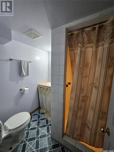 222 Aldridge Street, Bienfait, SK - Indoor Photo Showing Bathroom