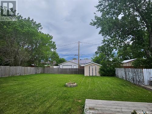 222 Aldridge Street, Bienfait, SK - Outdoor With Backyard