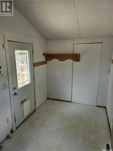 222 Aldridge Street, Bienfait, SK - Indoor Photo Showing Garage