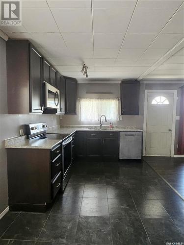 222 Aldridge Street, Bienfait, SK - Indoor Photo Showing Kitchen