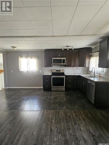 222 Aldridge Street, Bienfait, SK - Indoor Photo Showing Kitchen With Stainless Steel Kitchen With Upgraded Kitchen