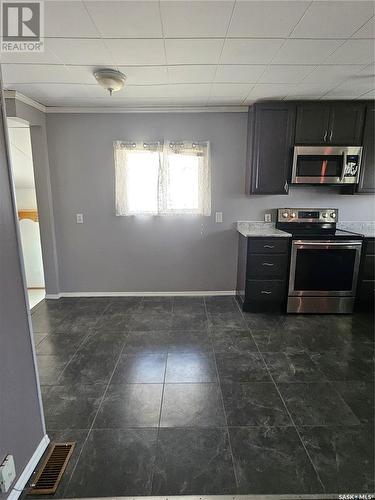 222 Aldridge Street, Bienfait, SK - Indoor Photo Showing Kitchen