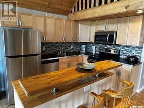 147 Gordon Drive, Collingwood Lakeshore Estates, SK - Indoor Photo Showing Kitchen With Stainless Steel Kitchen