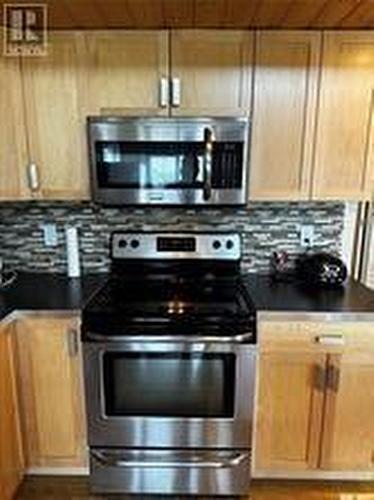 147 Gordon Drive, Collingwood Lakeshore Estates, SK - Indoor Photo Showing Kitchen With Stainless Steel Kitchen