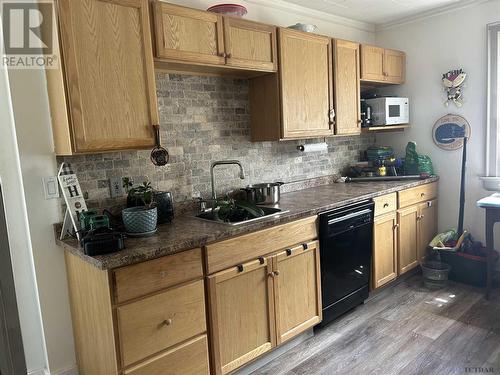 153 Front St, Timmins, ON - Indoor Photo Showing Kitchen