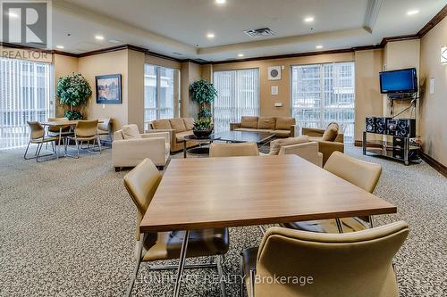 709 - 5 Michael Power Place, Toronto, ON - Indoor Photo Showing Dining Room