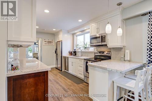 1 Esplanade Road, Brampton (Southgate), ON - Indoor Photo Showing Kitchen With Upgraded Kitchen