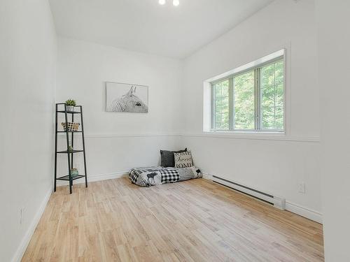 Bedroom - 5046 Ch. Lendman, Sainte-Agathe-Des-Monts, QC - Indoor Photo Showing Other Room