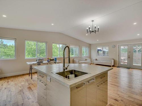 Kitchen - 6481 Rue Morin, Val-Morin, QC - Indoor Photo Showing Kitchen With Double Sink