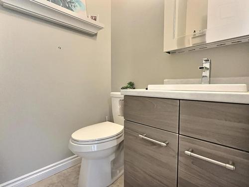 1-2526 Nechako Drive, Kamloops, BC - Indoor Photo Showing Bathroom