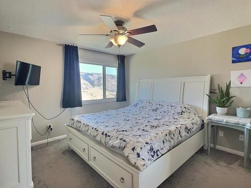 1-2526 Nechako Drive, Kamloops, BC - Indoor Photo Showing Bedroom