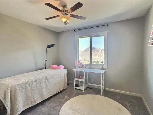 1-2526 Nechako Drive, Kamloops, BC - Indoor Photo Showing Bedroom