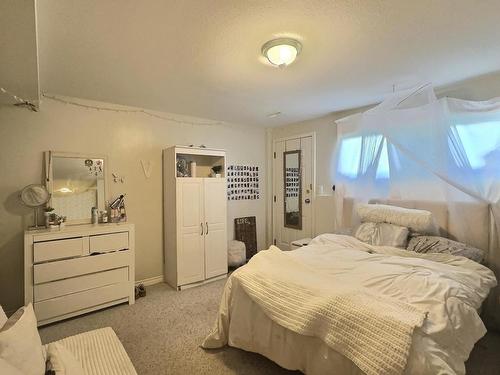 1-2526 Nechako Drive, Kamloops, BC - Indoor Photo Showing Bedroom