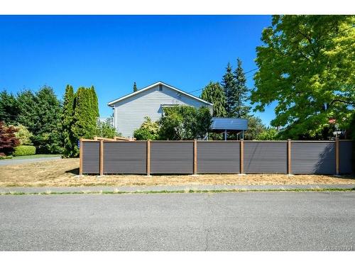 1444 Ridgemount Dr, Comox, BC 