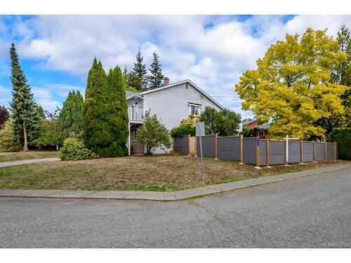 1444 Ridgemount Dr, Comox, BC 