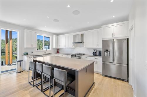 1888 Northern Flicker Court, Kelowna, BC - Indoor Photo Showing Kitchen With Stainless Steel Kitchen