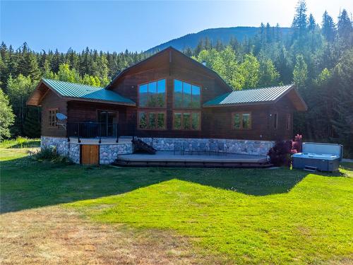 600 Highway 23 North, Revelstoke, BC - Outdoor With Deck Patio Veranda