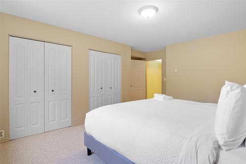 600 Highway 23 North, Revelstoke, BC - Indoor Photo Showing Bedroom